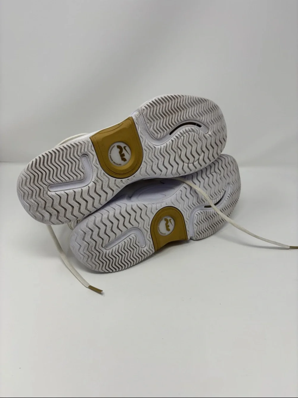 Nike | White Sneakers‎ with Gold Swoosh air zoom court DX0341-100 8.5